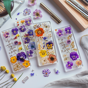 Combining Calligraphy and Pressed Flowers for Elegant Bookmarks